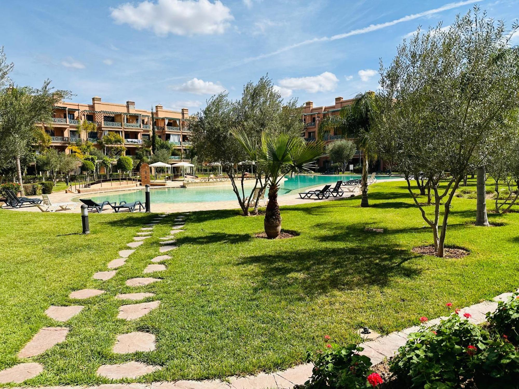 Apartment Stunning - Panoramic Pool View